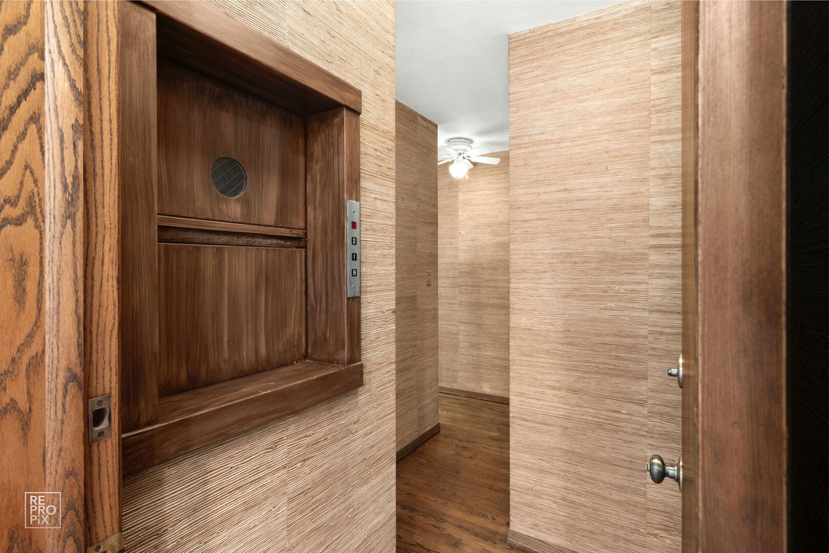 Wadsworth, Illinois, 60083, United States, 5 Bedrooms Bedrooms, ,6 BathroomsBathrooms,Residential,Active,1989775