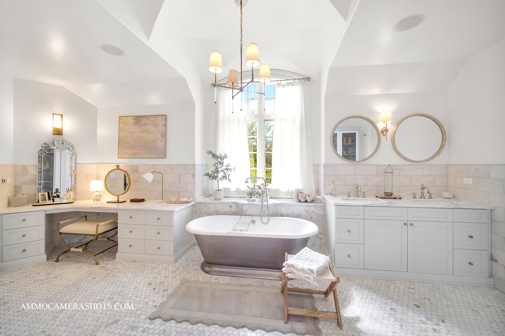 South Barrington, Illinois, 60010, United States, 5 Bedrooms Bedrooms, ,7 BathroomsBathrooms,Residential,Active,1960172