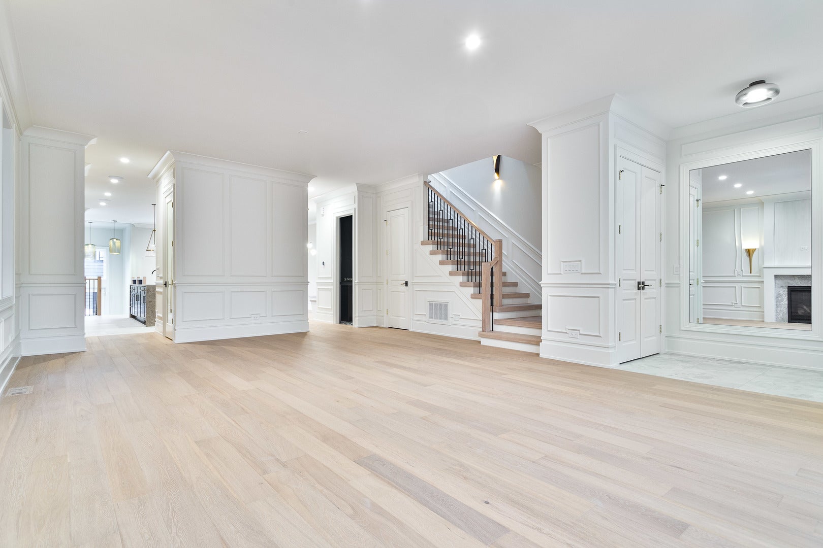 Chicago, Illinois, 60618, United States, 5 Bedrooms Bedrooms, ,5 BathroomsBathrooms,Residential,Active,2007948