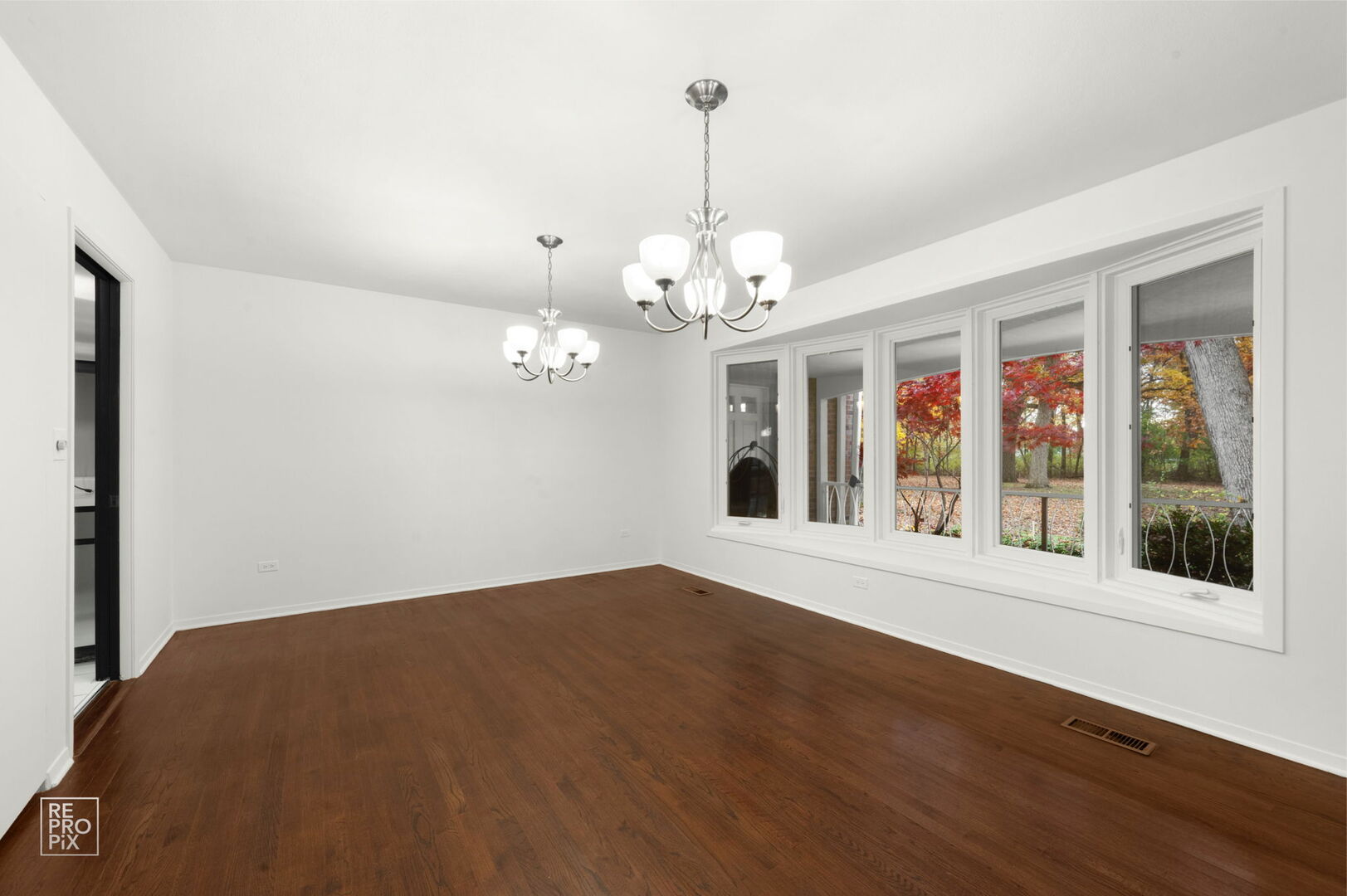 Wadsworth, Illinois, 60083, United States, 5 Bedrooms Bedrooms, ,6 BathroomsBathrooms,Residential,Active,1989775