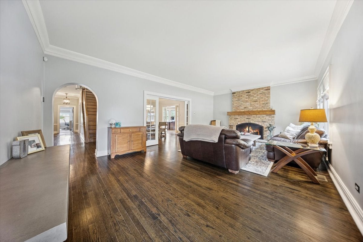 Park Ridge, Illinois, 60068, United States, 5 Bedrooms Bedrooms, ,3 BathroomsBathrooms,Residential,Active,1929446