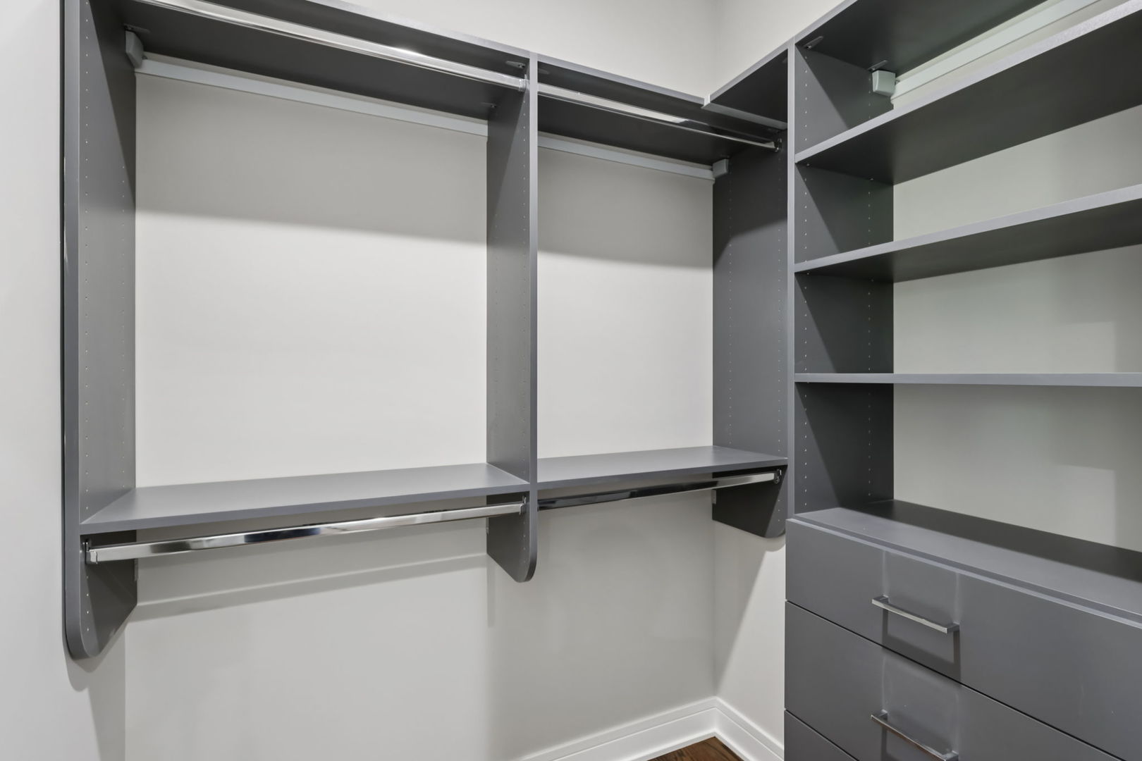 Northbrook, Illinois, 60062, United States, 6 Bedrooms Bedrooms, ,5 BathroomsBathrooms,Residential,Active,1995288