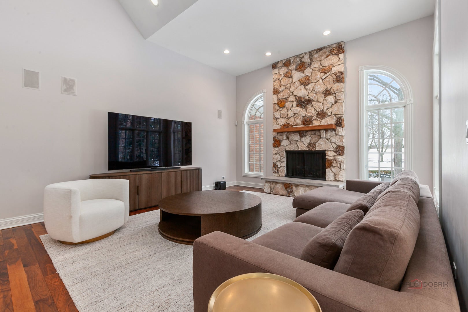 Lake Forest, Illinois, 60045, United States, 5 Bedrooms Bedrooms, ,5 BathroomsBathrooms,Residential,Contingent,2015476