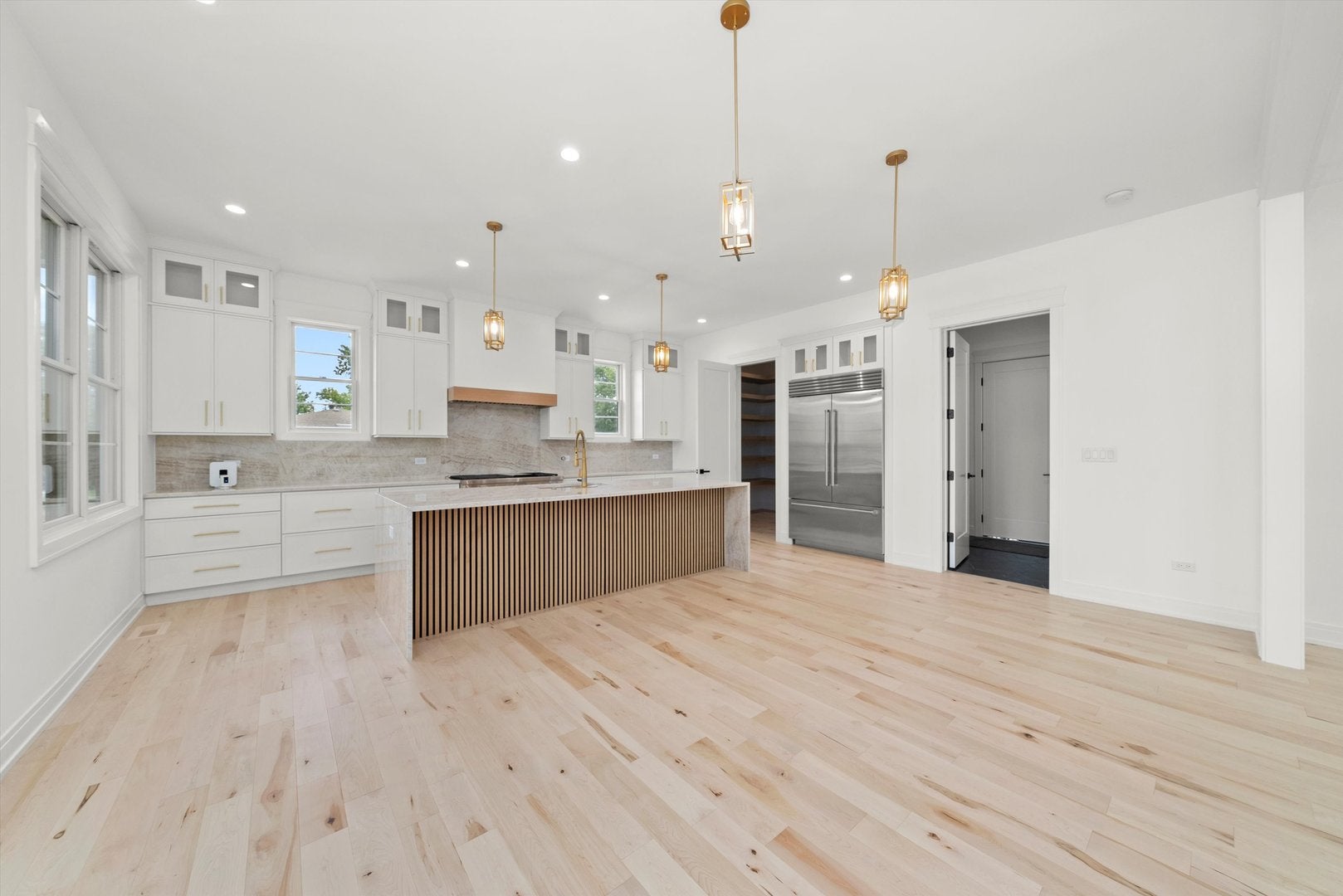 Burr Ridge, Illinois, 60527, United States, 6 Bedrooms Bedrooms, ,6 BathroomsBathrooms,Residential,Active,1929664