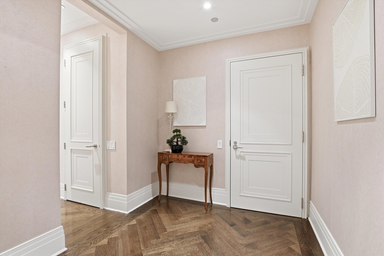 Chicago, Illinois, 60611, United States, 3 Bedrooms Bedrooms, ,4 BathroomsBathrooms,Residential,Active,2009382