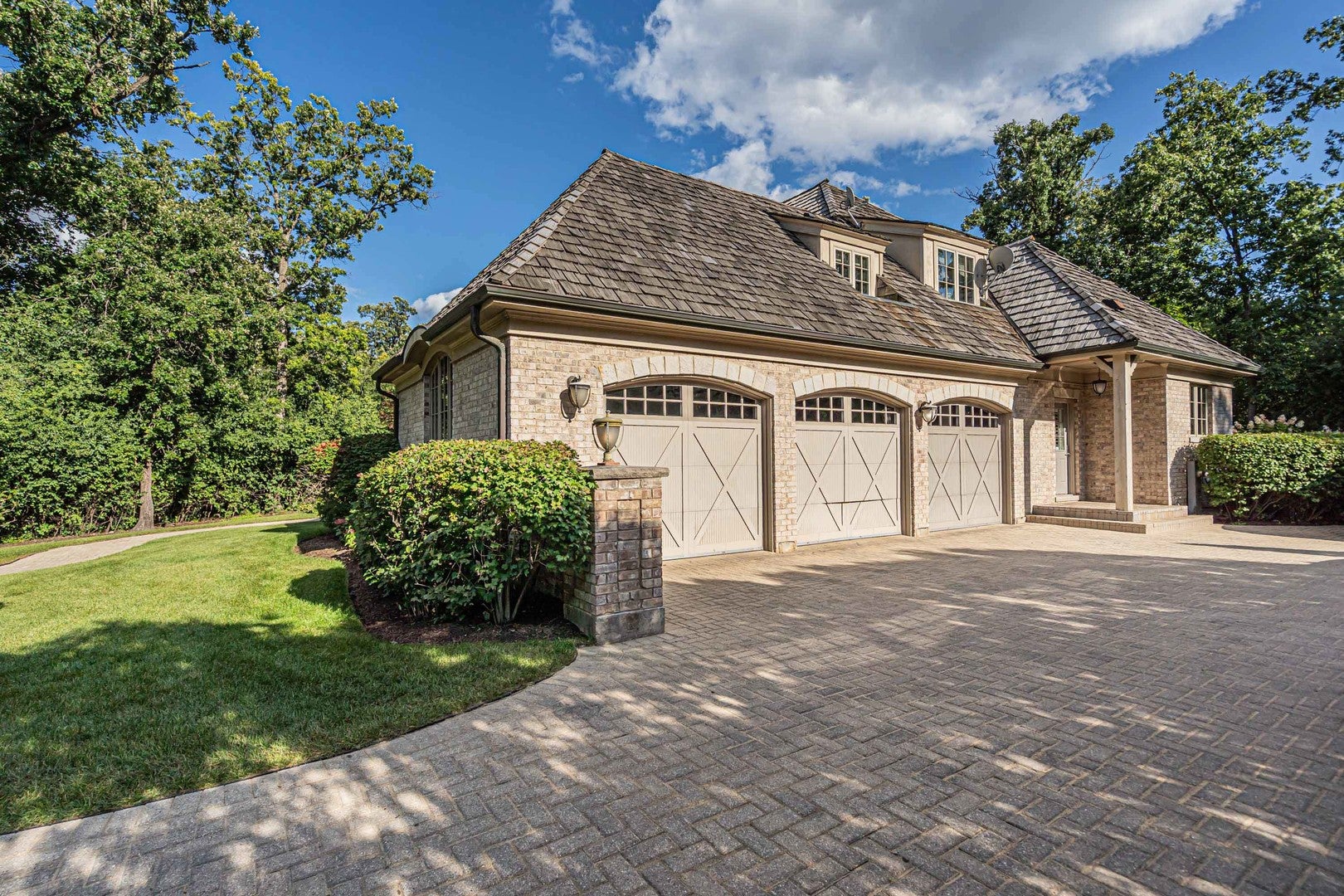 Lake Forest, Illinois, 60045, United States, 5 Bedrooms Bedrooms, ,7 BathroomsBathrooms,Residential,Active,1941347