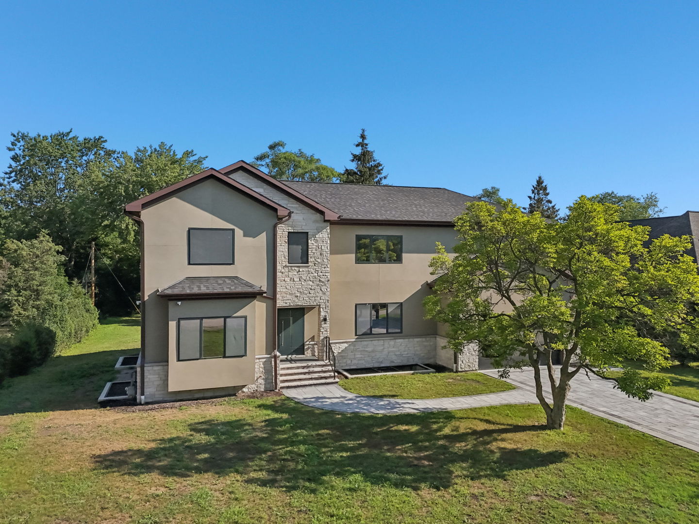 Northbrook, Illinois, 60062, United States, 6 Bedrooms Bedrooms, ,5 BathroomsBathrooms,Residential,Active,2009153