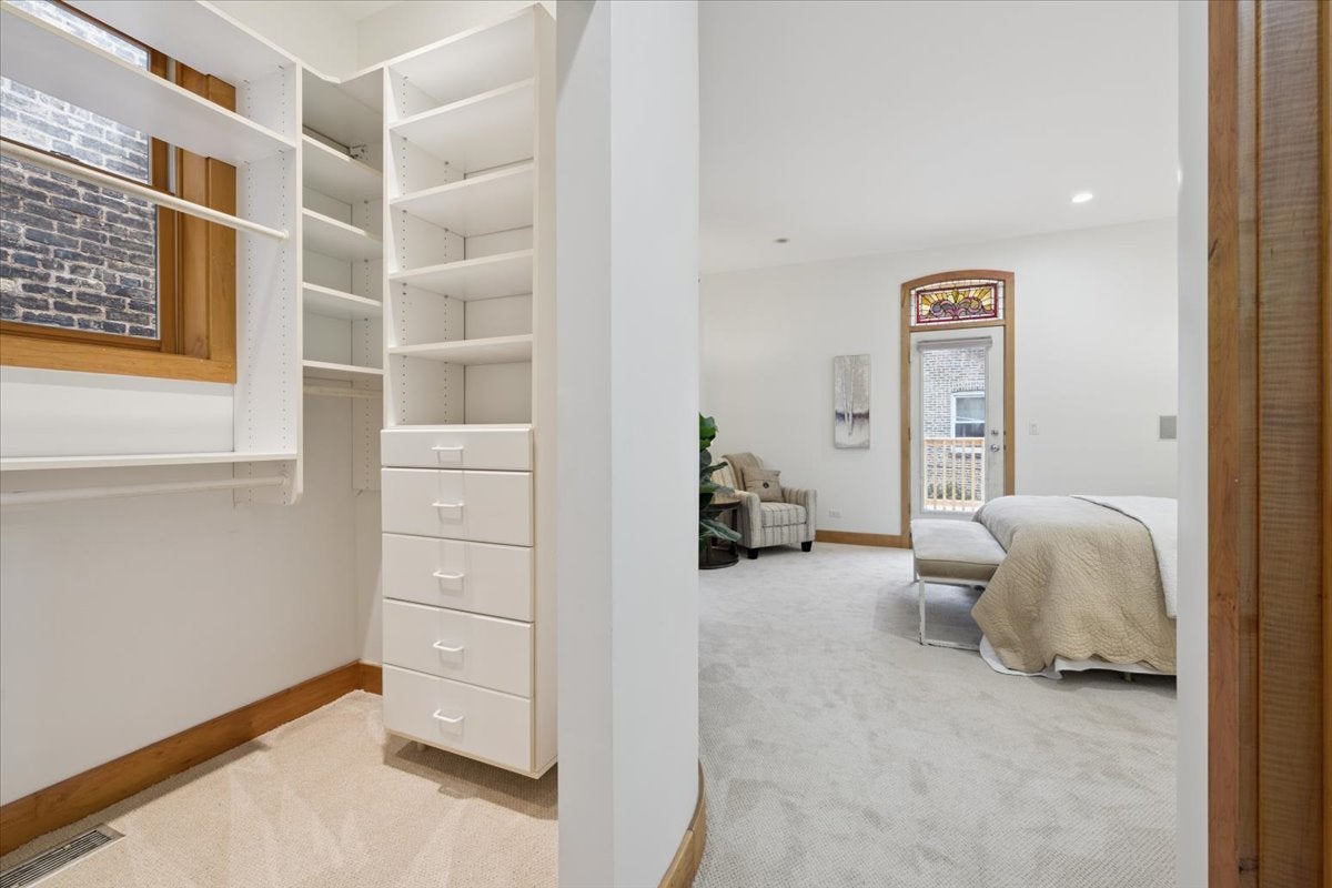 Chicago, Illinois, 60614, United States, 4 Bedrooms Bedrooms, ,5 BathroomsBathrooms,Residential,Active,1922312