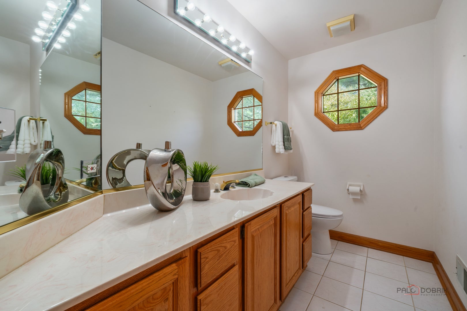 Long Grove, Illinois, 60047, United States, 4 Bedrooms Bedrooms, ,5 BathroomsBathrooms,Residential,Active,1941363