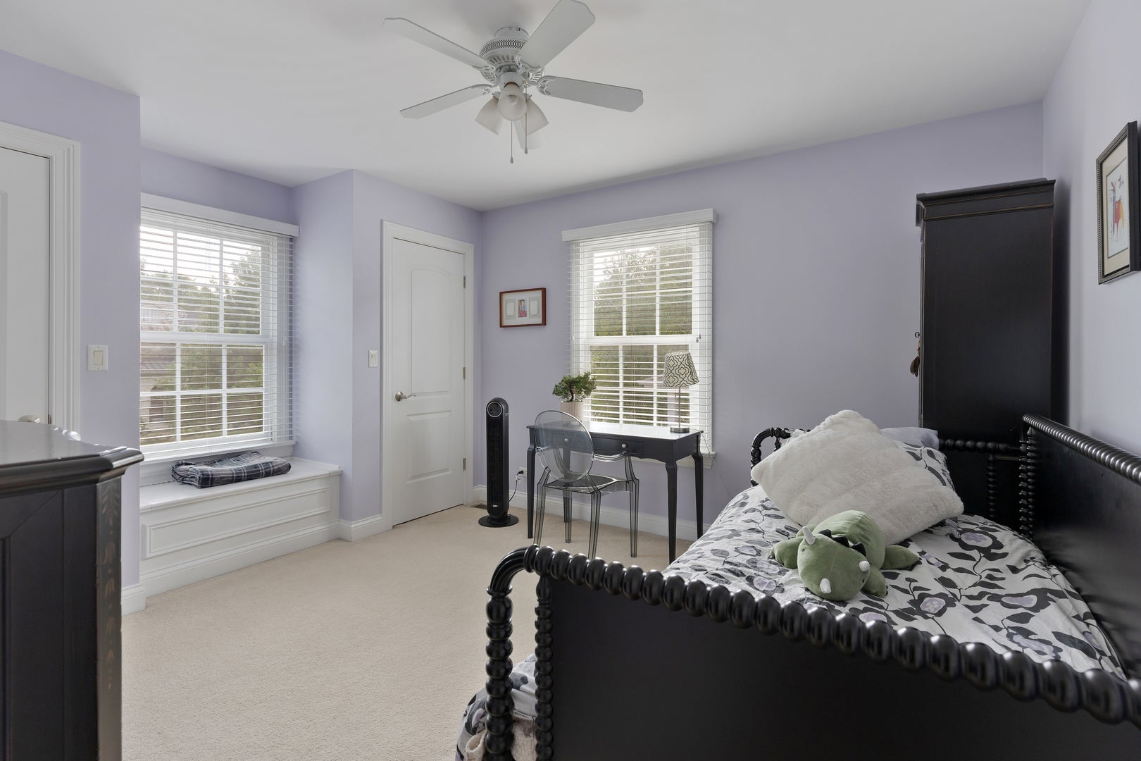 Libertyville, Illinois, 60048, United States, 5 Bedrooms Bedrooms, ,5 BathroomsBathrooms,Residential,Active,1942347