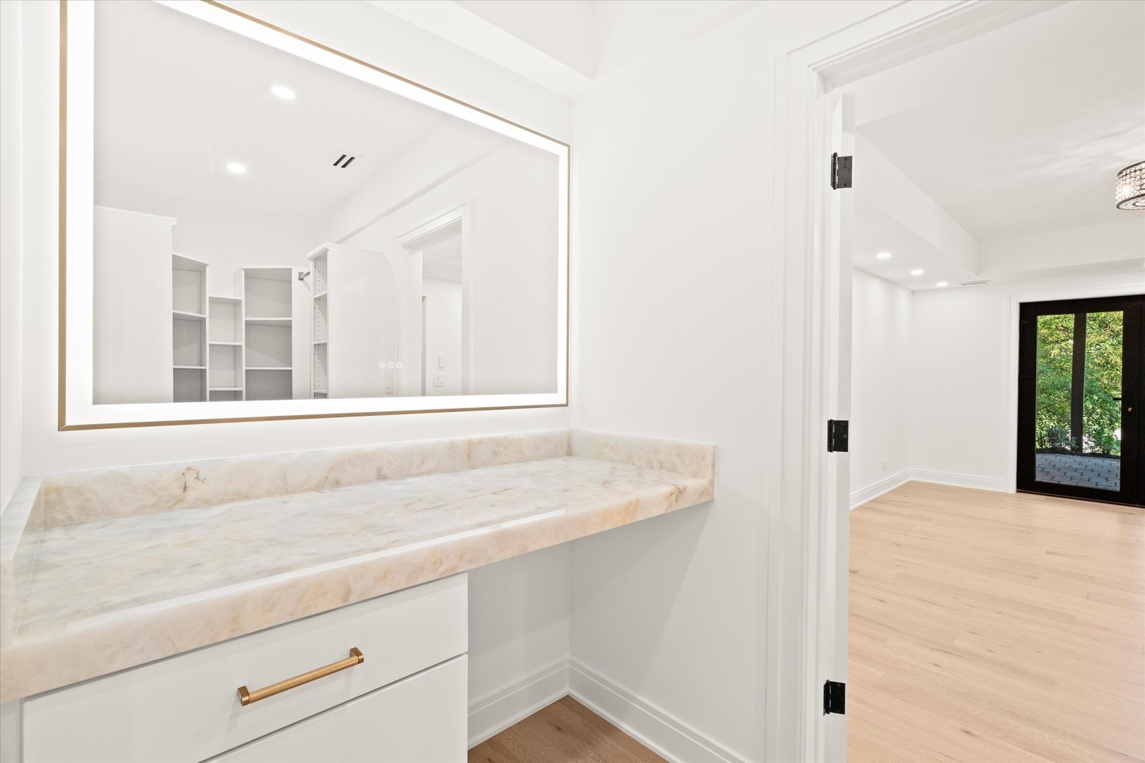 Burr Ridge, Illinois, 60527, United States, 5 Bedrooms Bedrooms, ,6 BathroomsBathrooms,Residential,Active,1995246