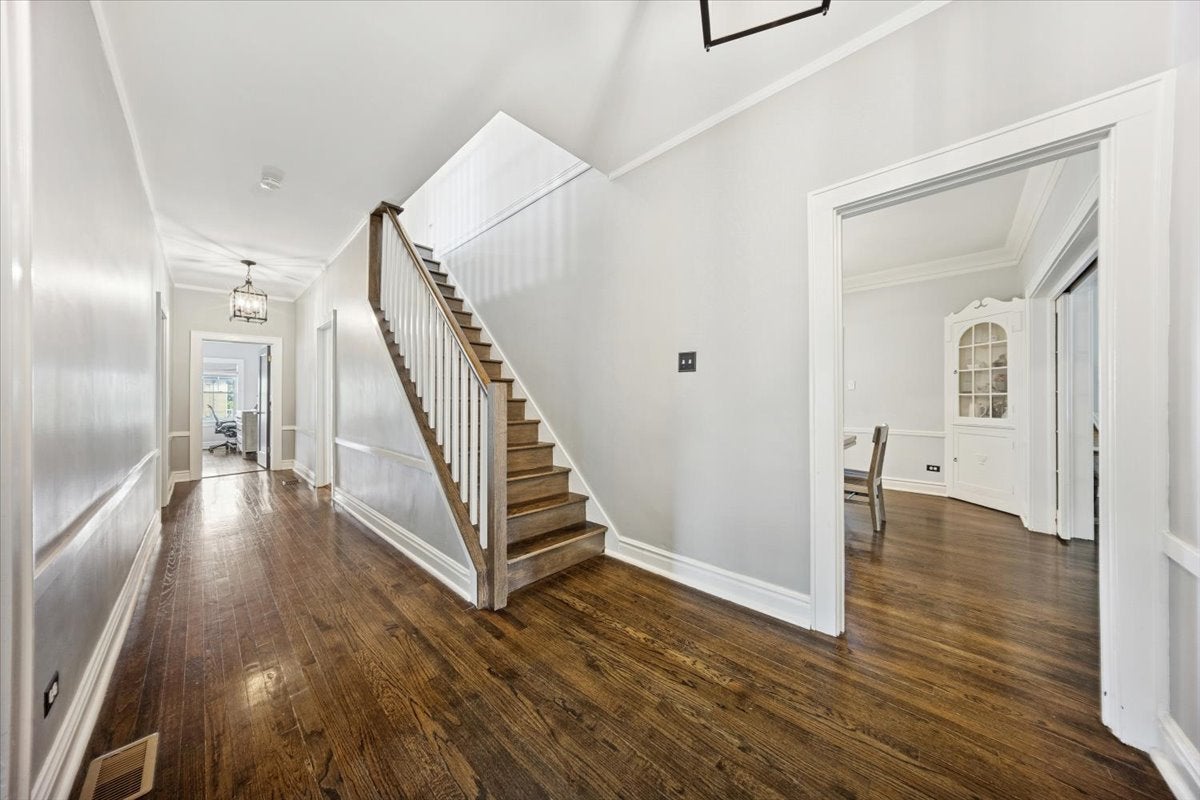 Park Ridge, Illinois, 60068, United States, 5 Bedrooms Bedrooms, ,3 BathroomsBathrooms,Residential,Active,1929446
