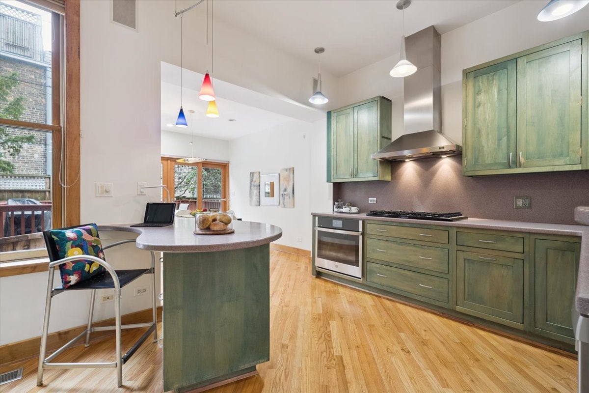 Chicago, Illinois, 60614, United States, 4 Bedrooms Bedrooms, ,5 BathroomsBathrooms,Residential,Active,1922312