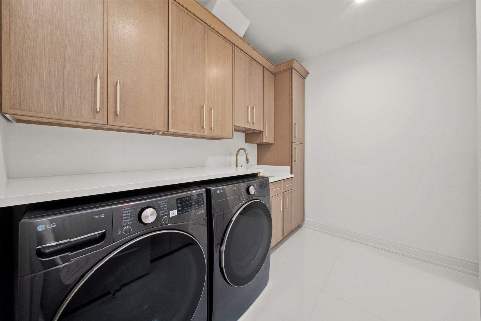 Burr Ridge, Illinois, 60527, United States, 6 Bedrooms Bedrooms, ,6 BathroomsBathrooms,Residential,Active,1929664