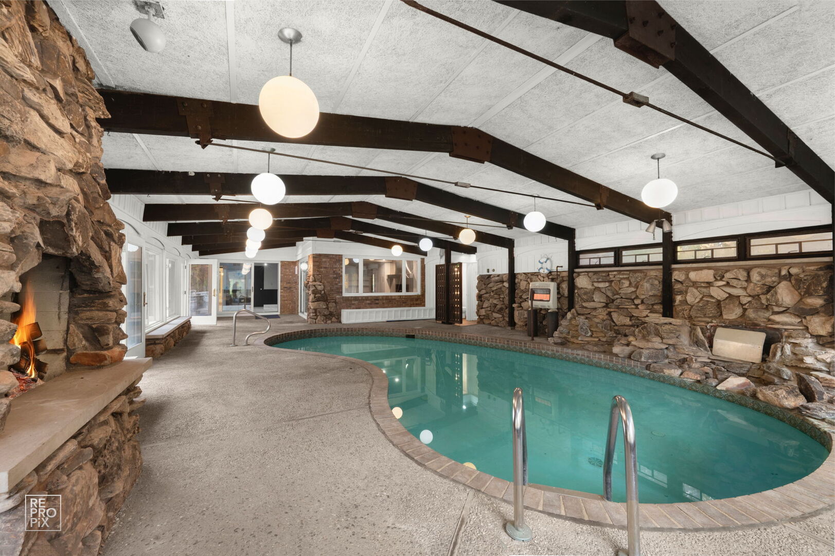 Wadsworth, Illinois, 60083, United States, 5 Bedrooms Bedrooms, ,6 BathroomsBathrooms,Residential,Active,1989775