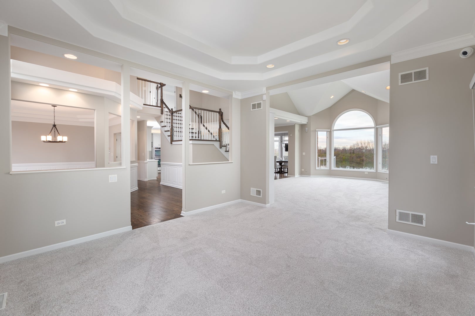 Plainfield, Illinois, 60585, United States, 5 Bedrooms Bedrooms, ,5 BathroomsBathrooms,Residential,Active,1995256