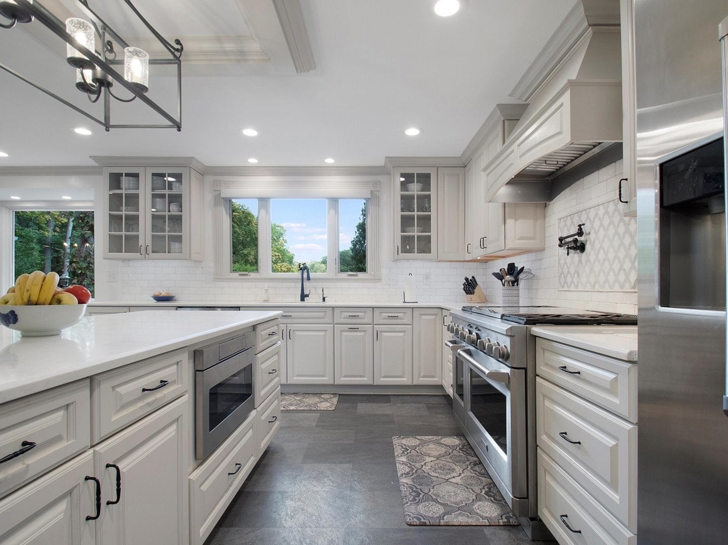 Rockford, Illinois, 61107, United States, 6 Bedrooms Bedrooms, ,7 BathroomsBathrooms,Residential,Active,1988460