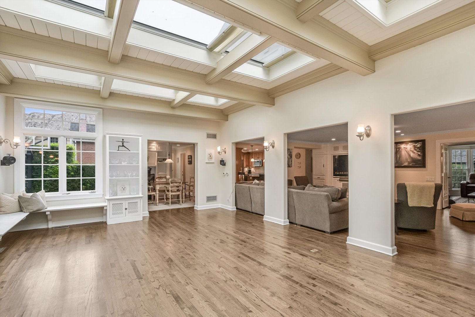 Park Ridge, Illinois, 60068, United States, 4 Bedrooms Bedrooms, ,4 BathroomsBathrooms,Residential,Active,1902948