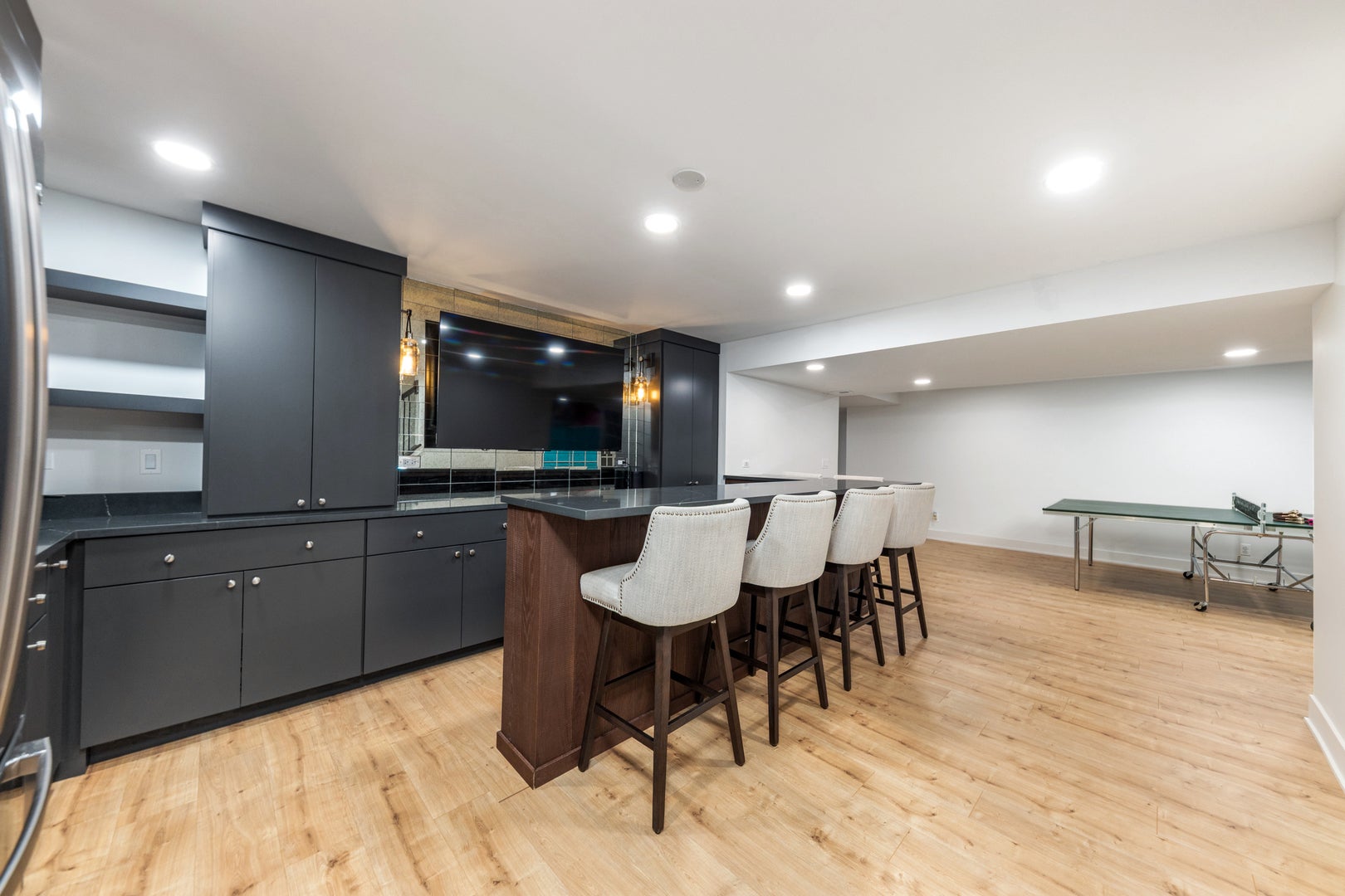 Naperville, Illinois, 60565, United States, 5 Bedrooms Bedrooms, ,4 BathroomsBathrooms,Residential,Active,1959981