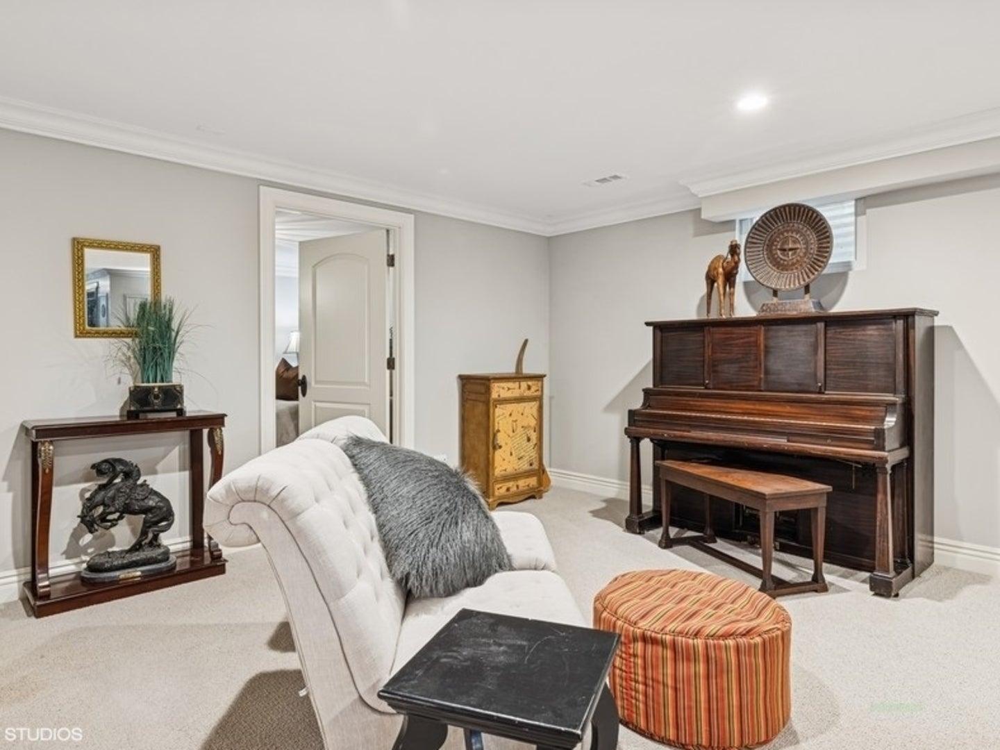 Barrington Hills, Illinois, 60010, United States, 6 Bedrooms Bedrooms, ,4 BathroomsBathrooms,Residential,Active,1987255