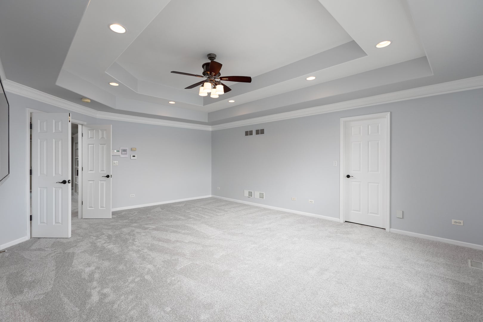 Plainfield, Illinois, 60585, United States, 5 Bedrooms Bedrooms, ,5 BathroomsBathrooms,Residential,Active,1995256