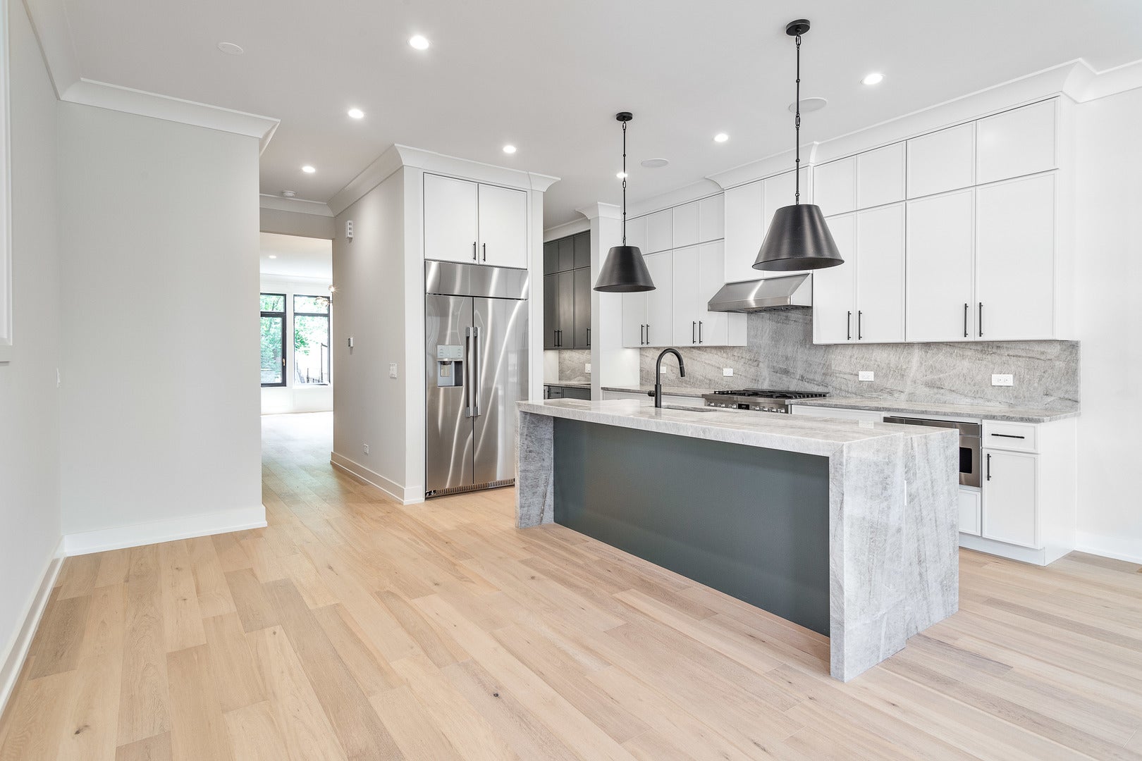 Chicago, Illinois, 60618, United States, 4 Bedrooms Bedrooms, ,5 BathroomsBathrooms,Residential,Active,1929682