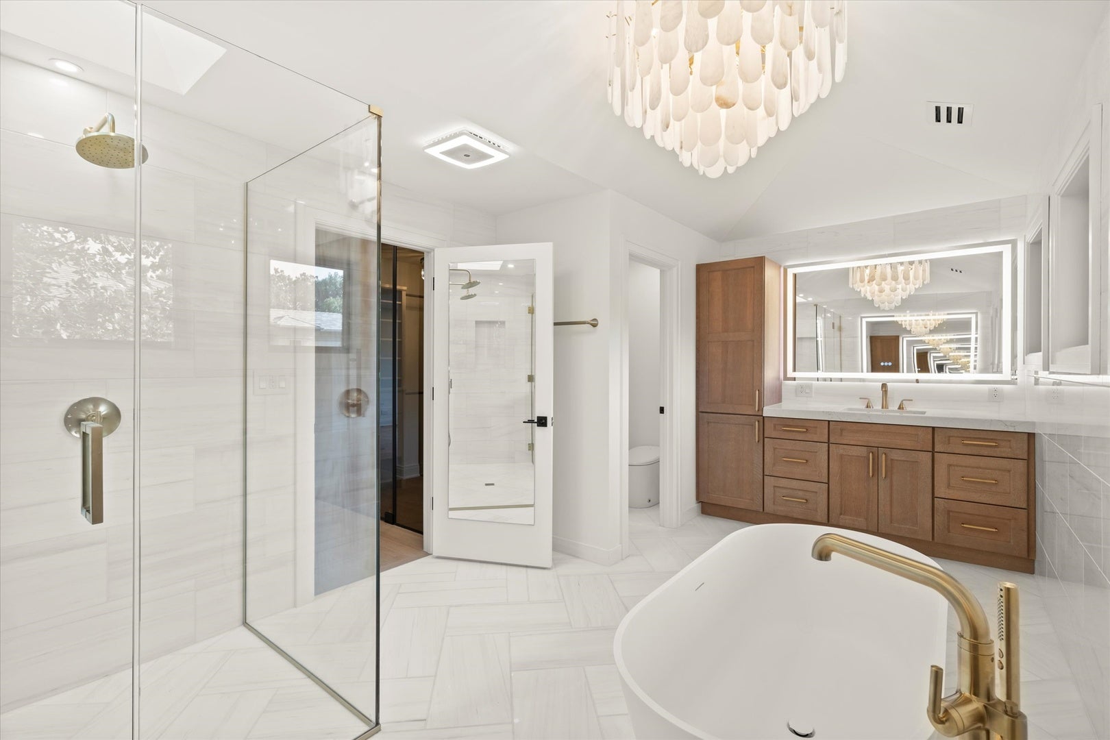 Burr Ridge, Illinois, 60527, United States, 5 Bedrooms Bedrooms, ,6 BathroomsBathrooms,Residential,Active,1927649