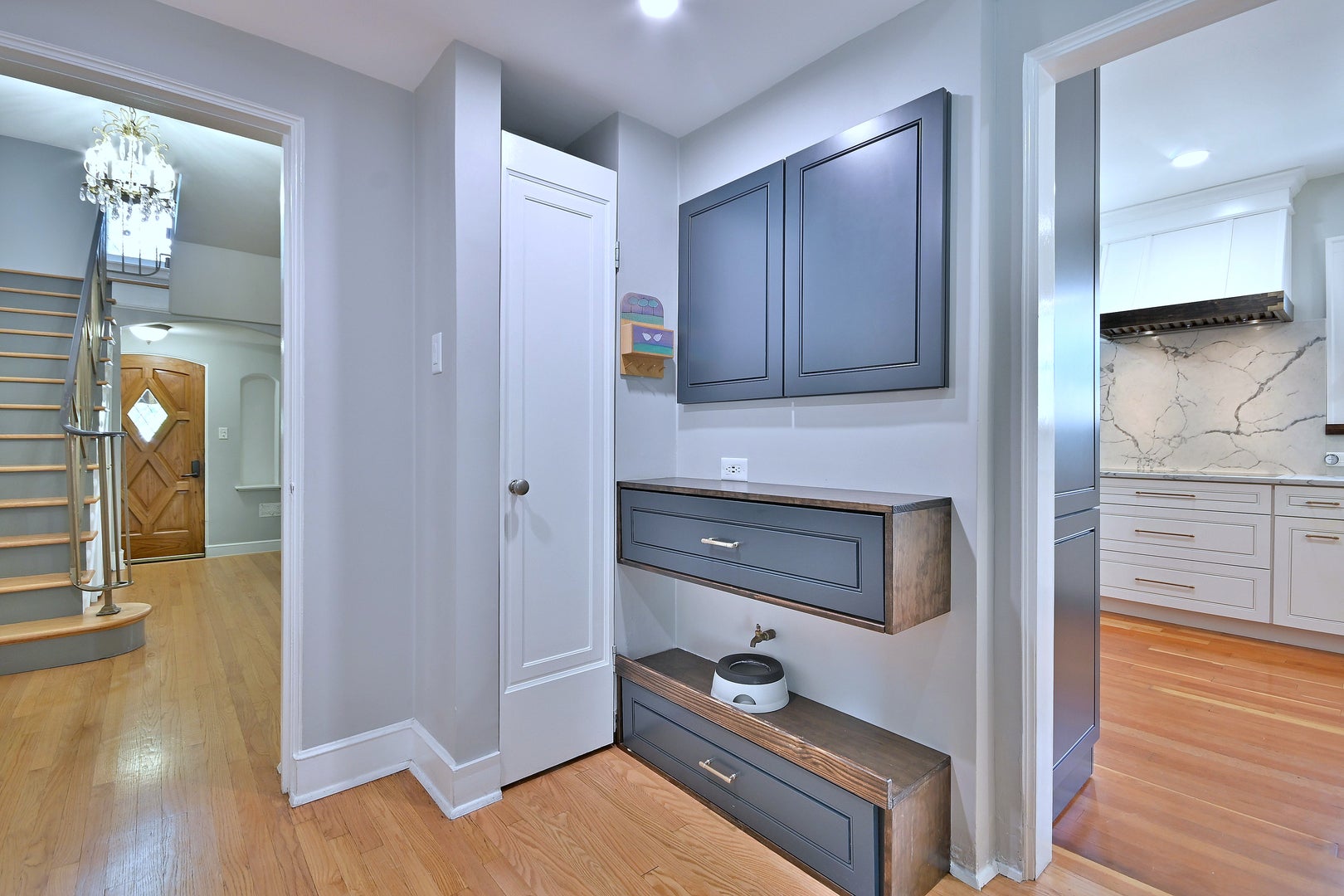 Oak Park, Illinois, 60302, United States, 7 Bedrooms Bedrooms, ,6 BathroomsBathrooms,Residential,Active,1894236