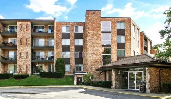 1103 S HUNT CLUB DR APT 421, MOUNT PROSPECT, IL 60056 - Image 1