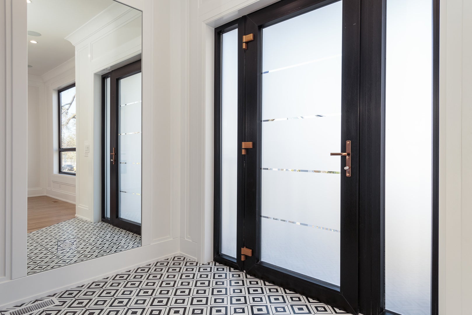 Chicago, Illinois, 60618, United States, 5 Bedrooms Bedrooms, ,5 BathroomsBathrooms,Residential,Active,1965820