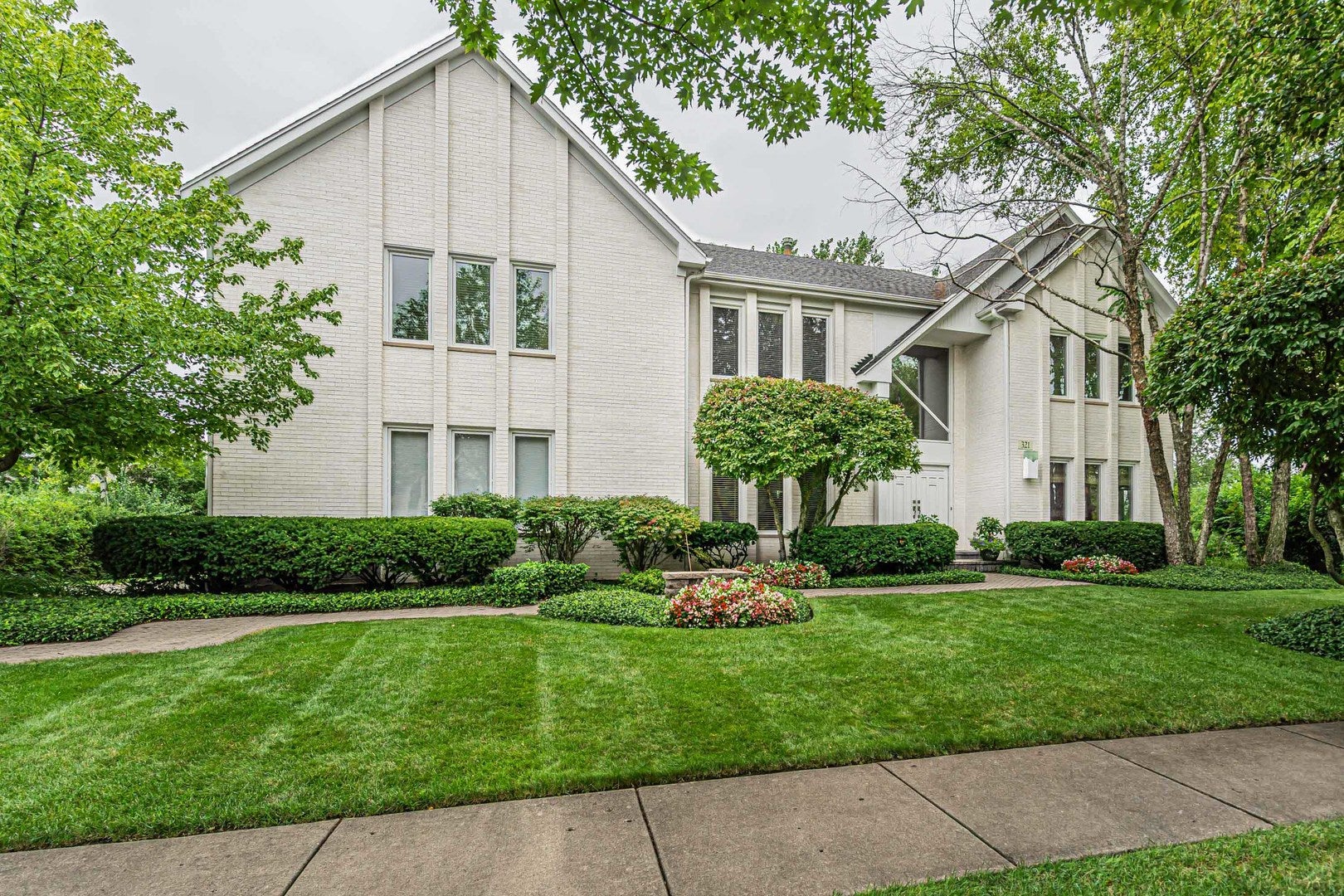 Buffalo Grove, Illinois, 60089, United States, 5 Bedrooms Bedrooms, ,5 BathroomsBathrooms,Residential,Active,1922274