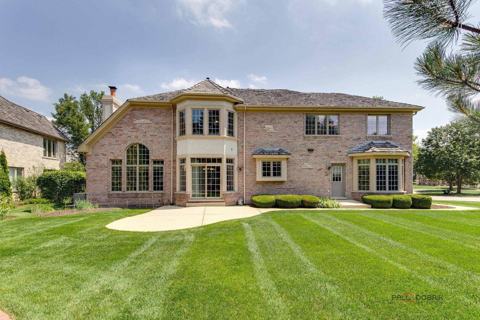 Libertyville, Illinois, 60048, United States, 5 Bedrooms Bedrooms, ,5 BathroomsBathrooms,Residential,Active,1900216