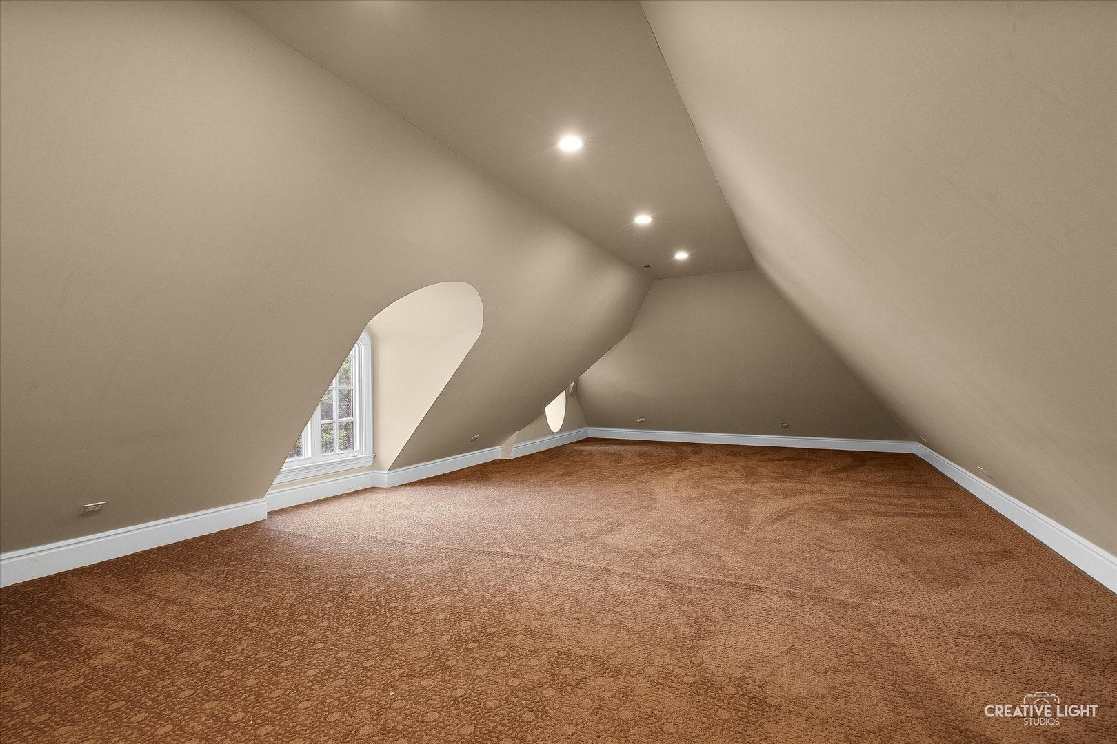 Oak Brook, Illinois, 60523, United States, ,7 BathroomsBathrooms,Residential,Active,1900406