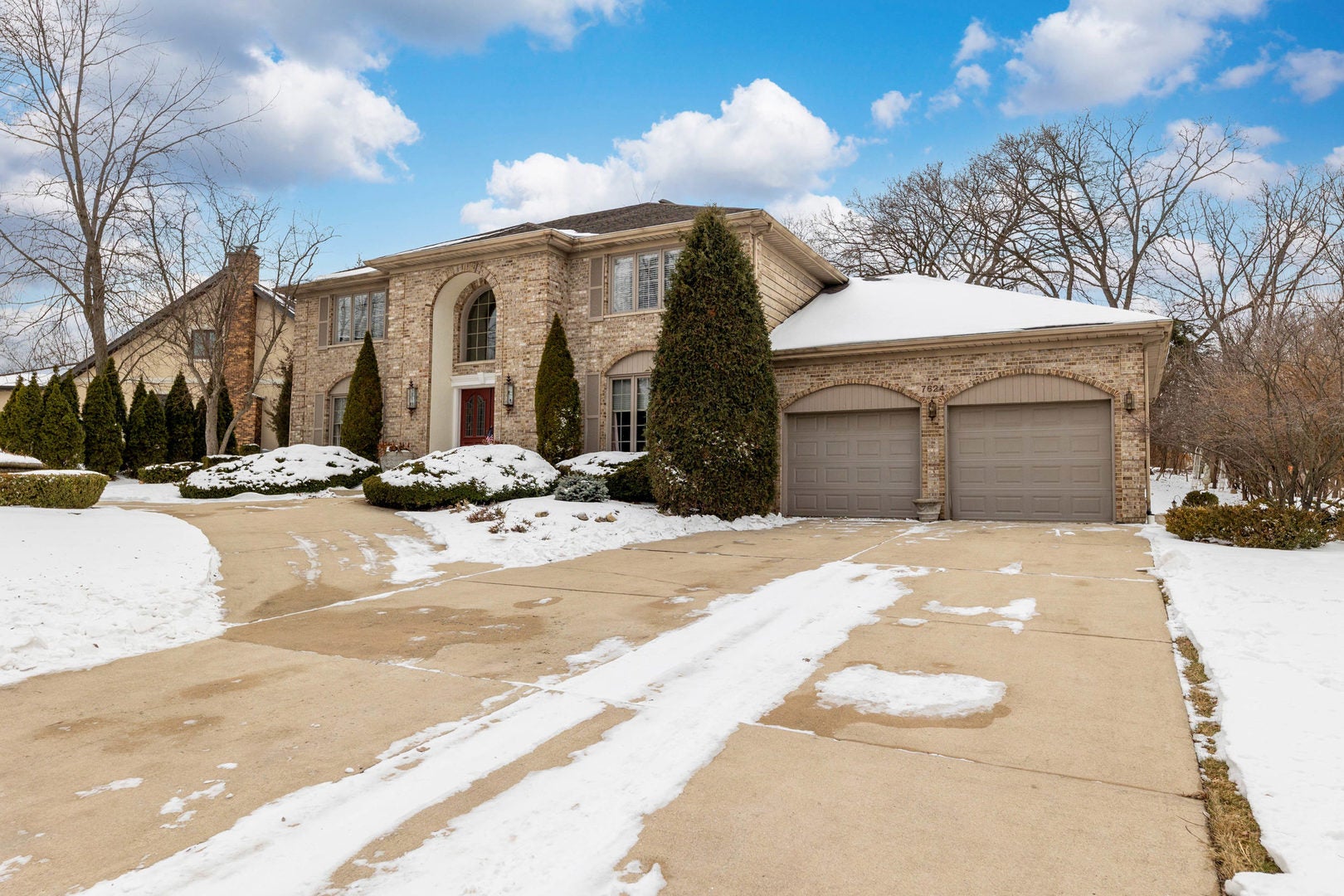Burr Ridge, Illinois, 60527, United States, 4 Bedrooms Bedrooms, ,3 BathroomsBathrooms,Residential,Active,2015463