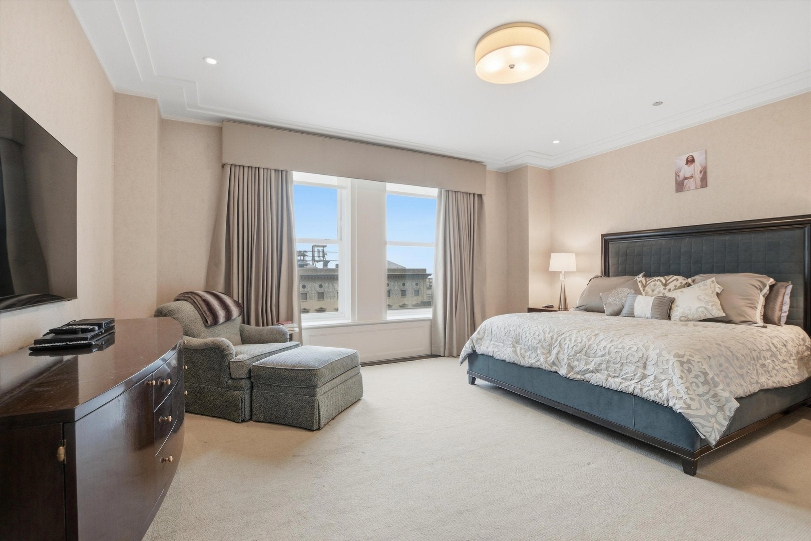 Chicago, Illinois, 60611, United States, 3 Bedrooms Bedrooms, ,4 BathroomsBathrooms,Residential,Active,2009382