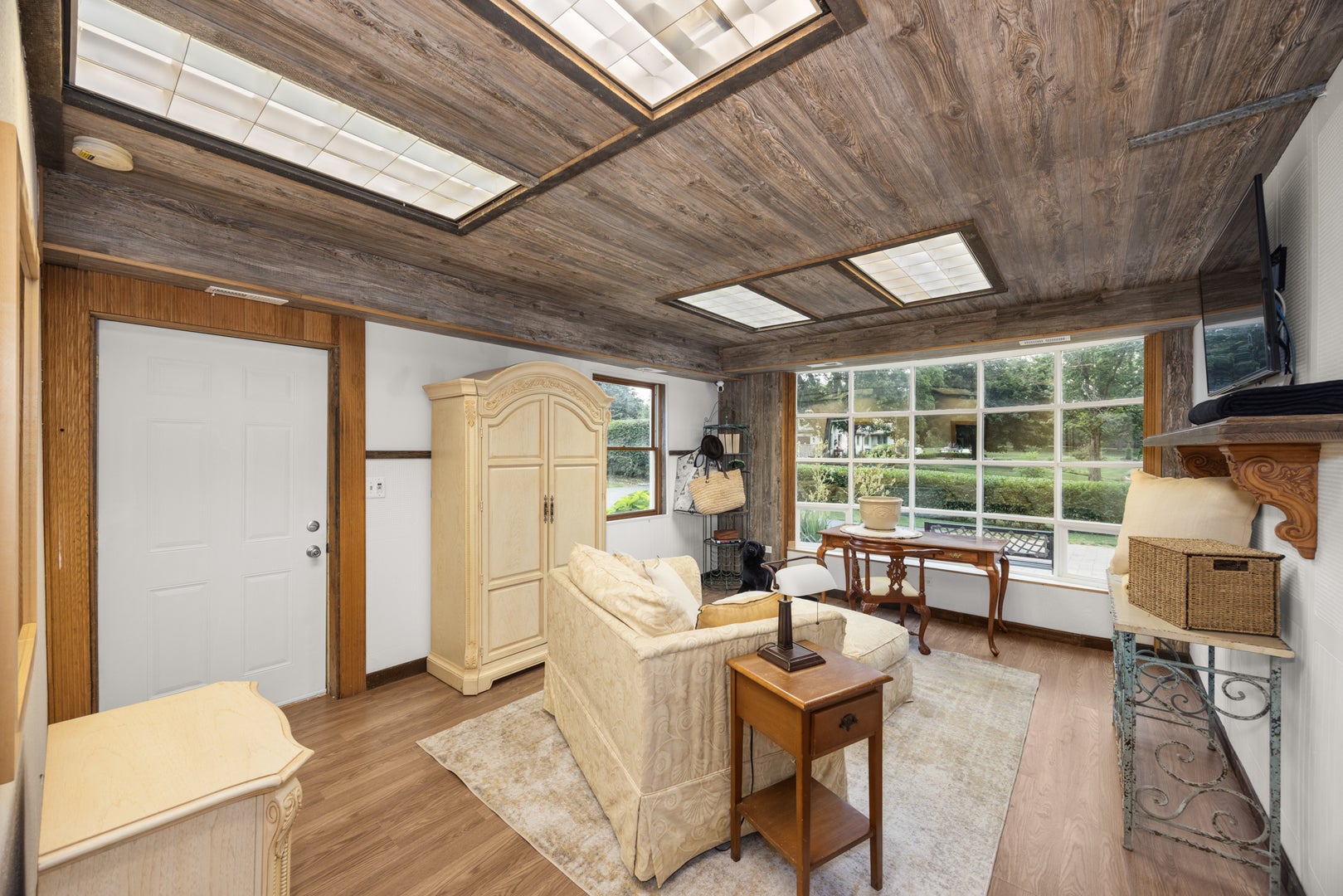 Barrington Hills, Illinois, 60010, United States, 6 Bedrooms Bedrooms, ,5 BathroomsBathrooms,Residential,Active,1987275