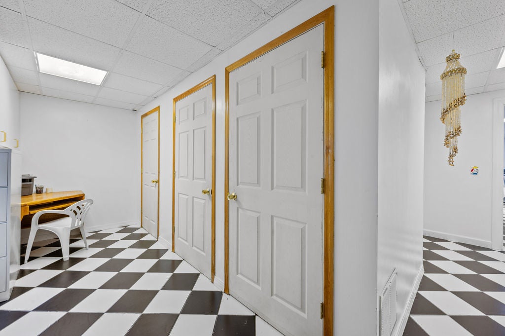 Libertyville, Illinois, 60048, United States, 4 Bedrooms Bedrooms, ,4 BathroomsBathrooms,Residential,Active,2009394