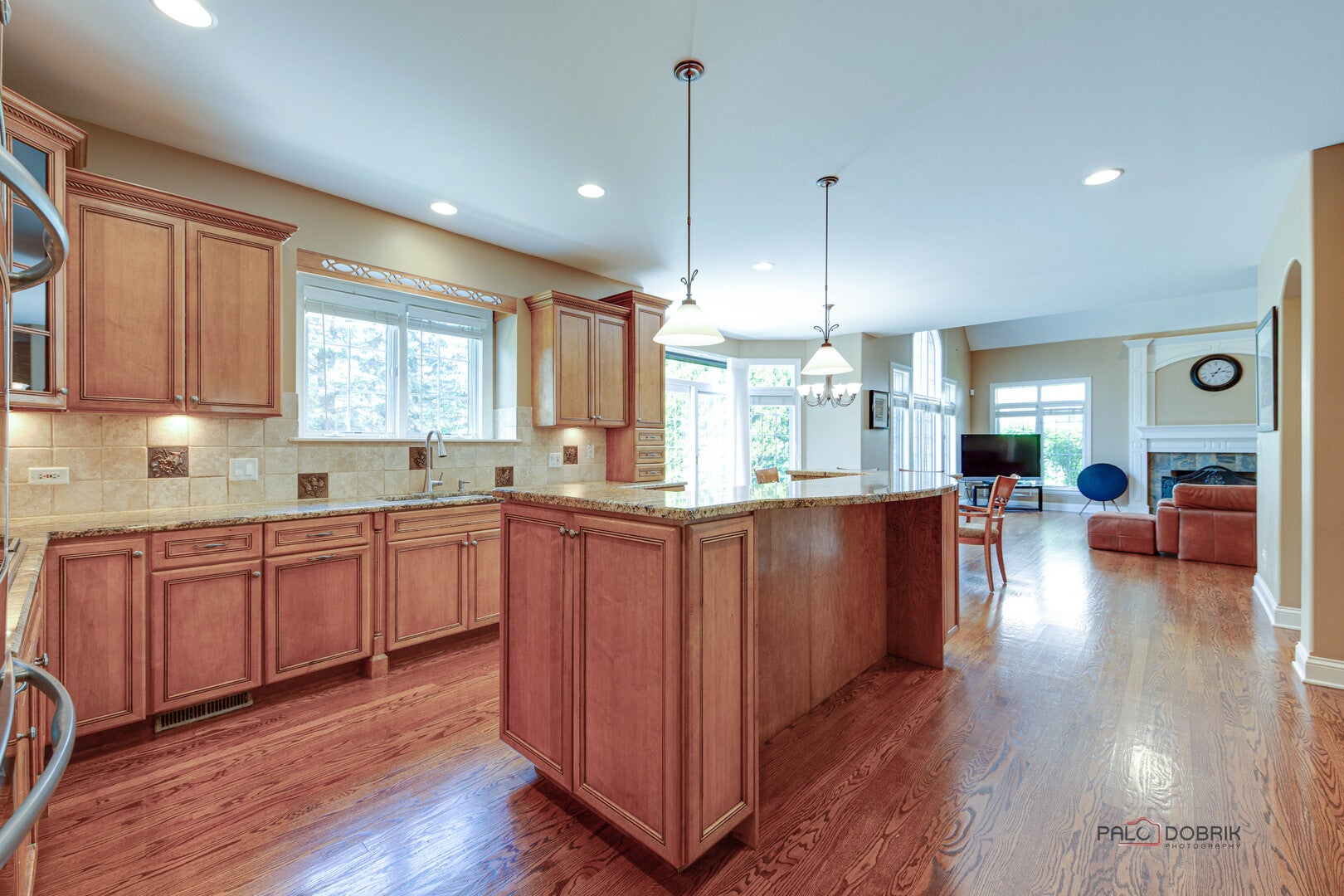 Libertyville, Illinois, 60048, United States, 5 Bedrooms Bedrooms, ,5 BathroomsBathrooms,Residential,Active,1900216
