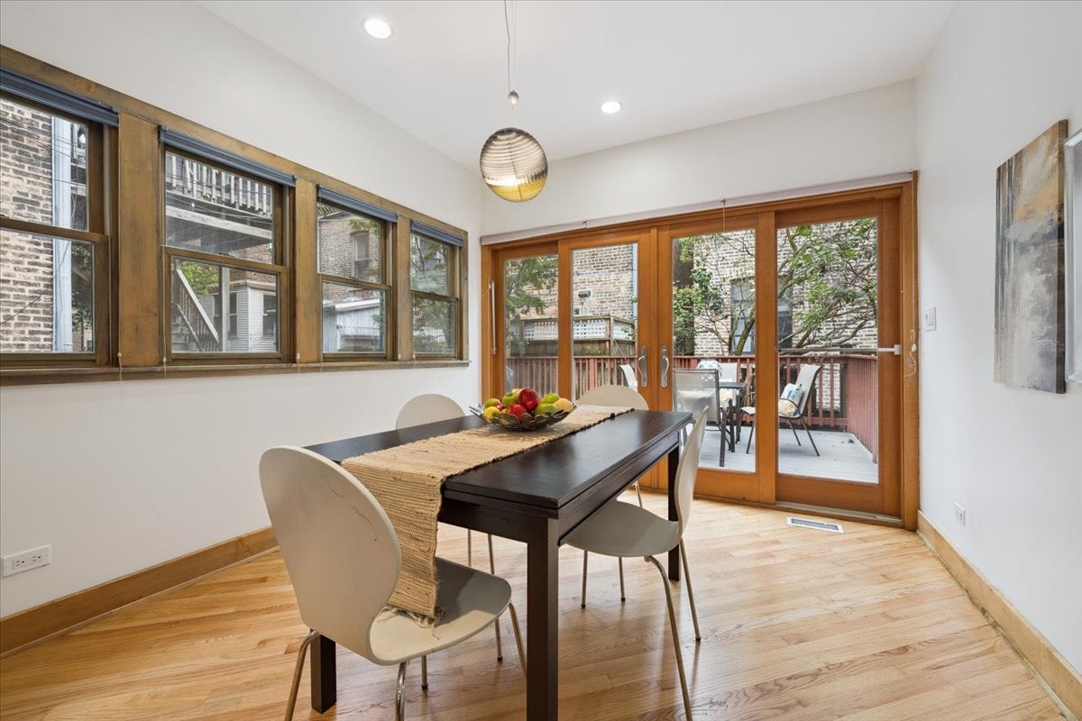 Chicago, Illinois, 60614, United States, 4 Bedrooms Bedrooms, ,5 BathroomsBathrooms,Residential,Active,1922312