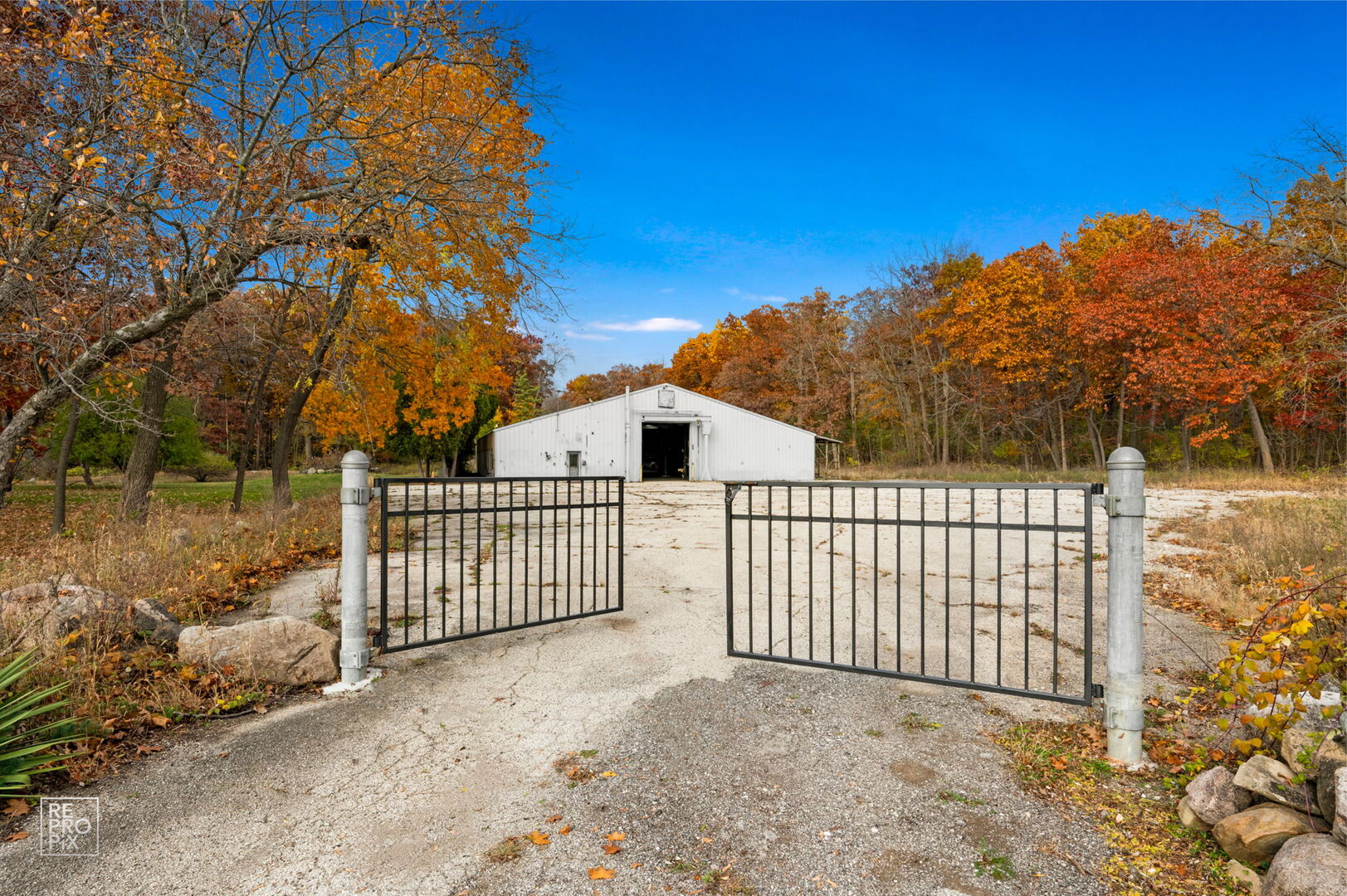 Wadsworth, Illinois, 60083, United States, 5 Bedrooms Bedrooms, ,6 BathroomsBathrooms,Residential,Active,1989775