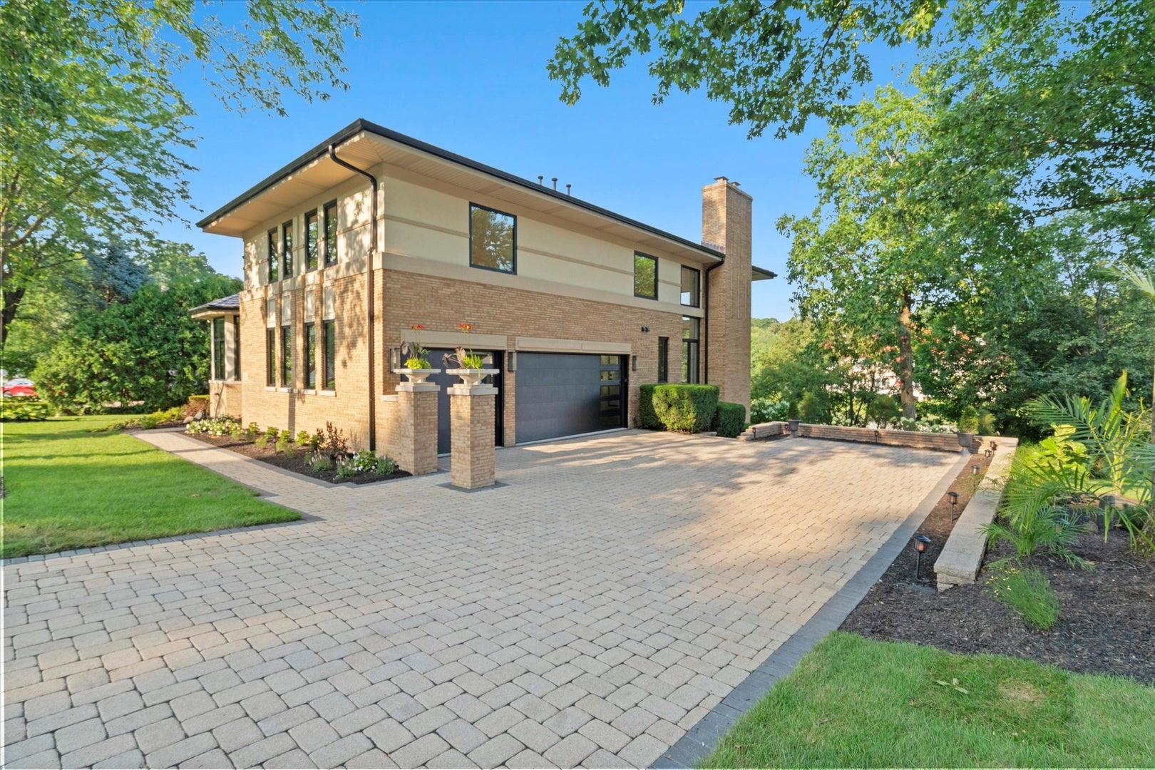Burr Ridge, Illinois, 60527, United States, 5 Bedrooms Bedrooms, ,6 BathroomsBathrooms,Residential,Active,1927649