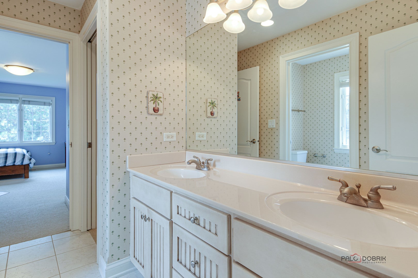 Libertyville, Illinois, 60048, United States, 5 Bedrooms Bedrooms, ,5 BathroomsBathrooms,Residential,Active,1900216