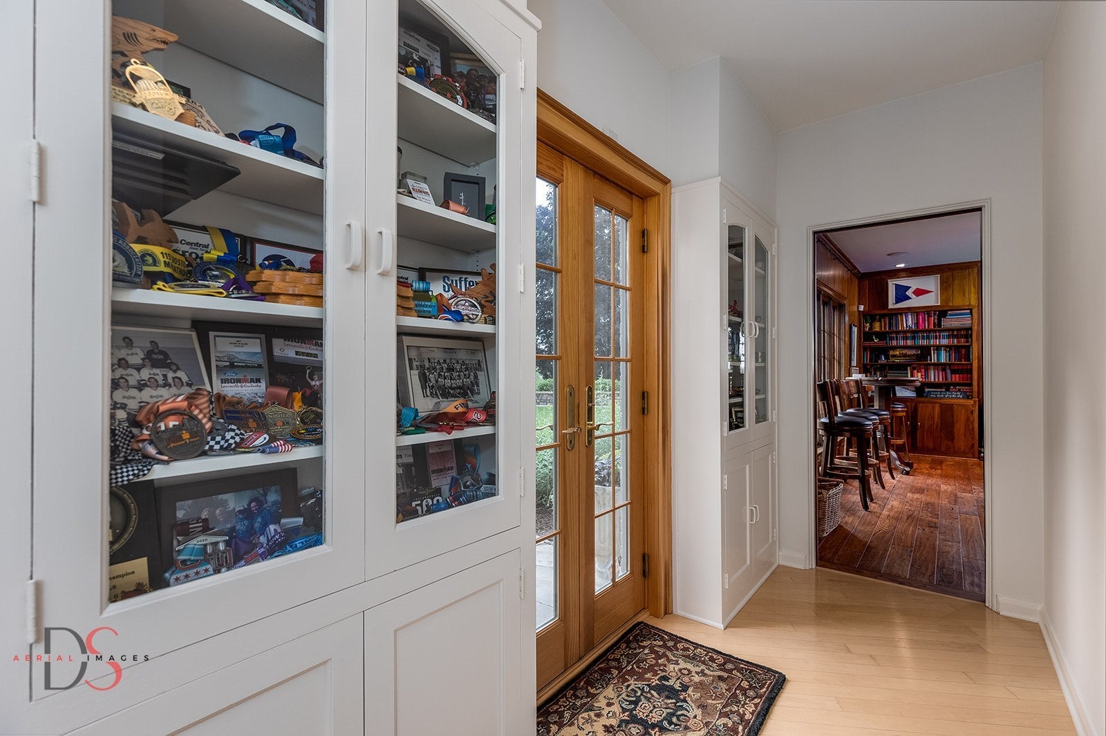 Ottawa, Illinois, 61350, United States, 4 Bedrooms Bedrooms, ,7 BathroomsBathrooms,Residential,Active,1953376