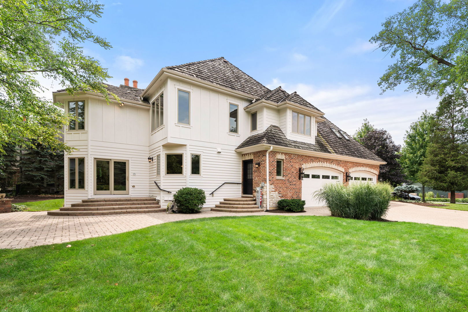Wheaton, Illinois, 60187, United States, 6 Bedrooms Bedrooms, ,5 BathroomsBathrooms,Residential,Active,1926883