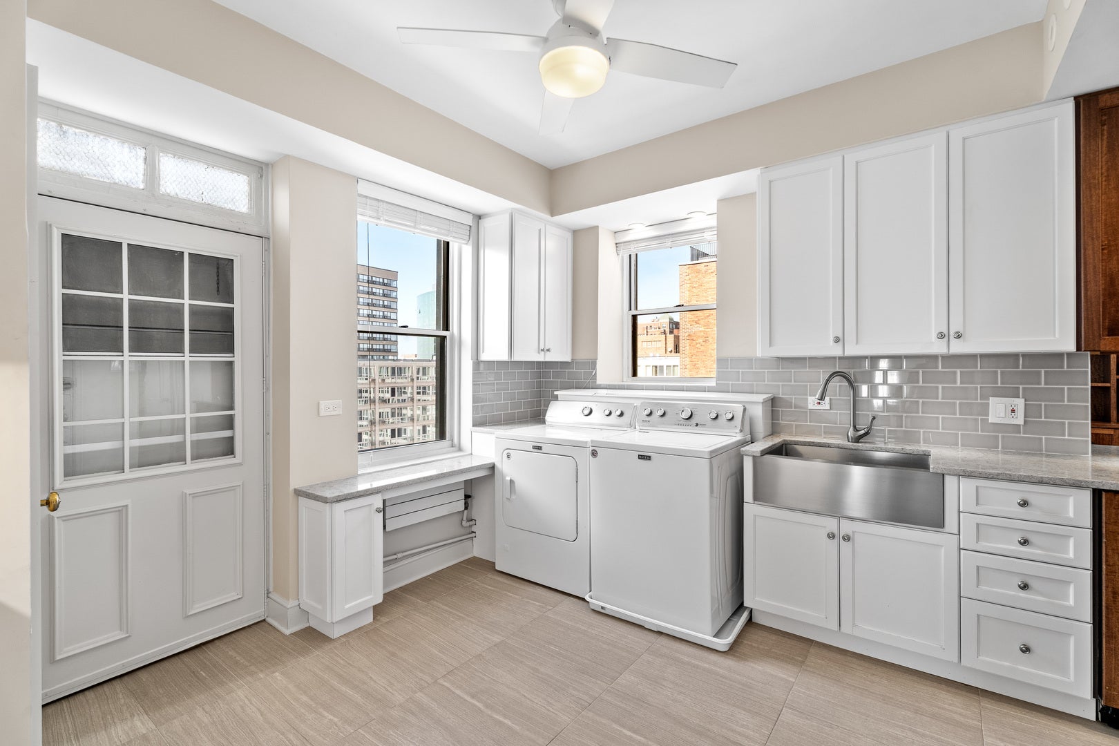 Chicago, Illinois, 60657, United States, 5 Bedrooms Bedrooms, ,4 BathroomsBathrooms,Residential,Active,1990638