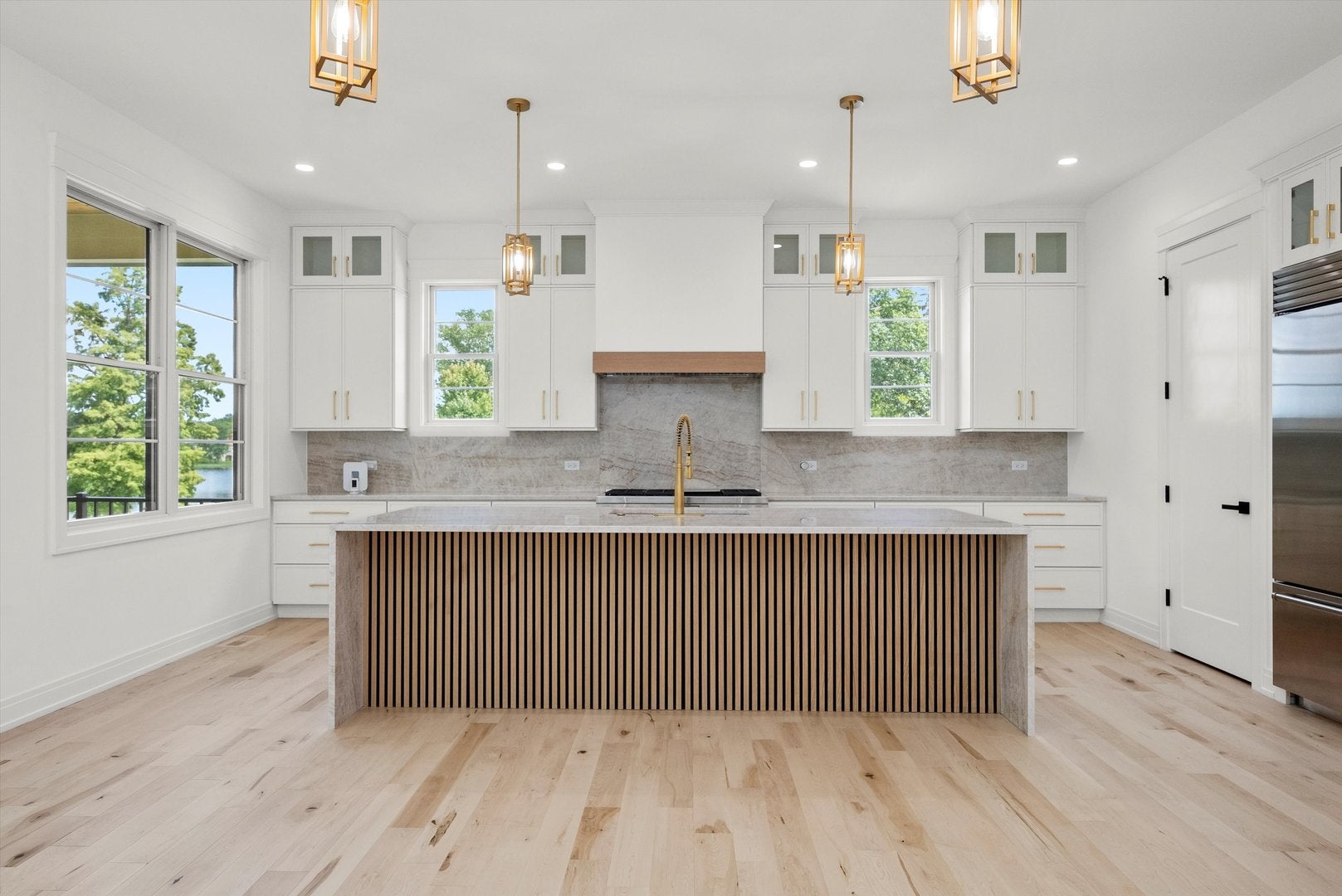 Burr Ridge, Illinois, 60527, United States, 6 Bedrooms Bedrooms, ,6 BathroomsBathrooms,Residential,Active,1929664