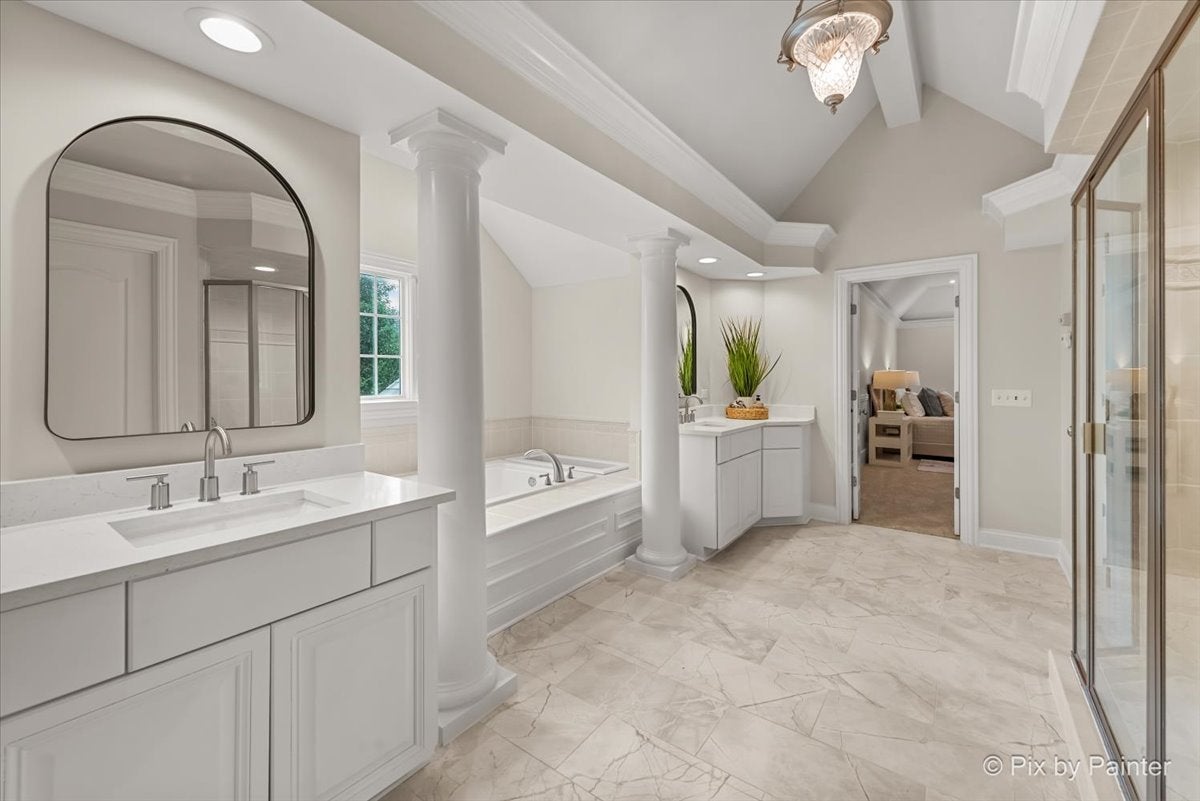 St. Charles, Illinois, 60175, United States, 5 Bedrooms Bedrooms, ,5 BathroomsBathrooms,Residential,Active,1959536