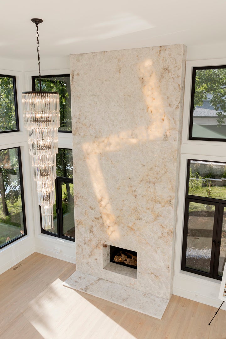 Burr Ridge, Illinois, 60527, United States, 5 Bedrooms Bedrooms, ,6 BathroomsBathrooms,Residential,Active,1995246