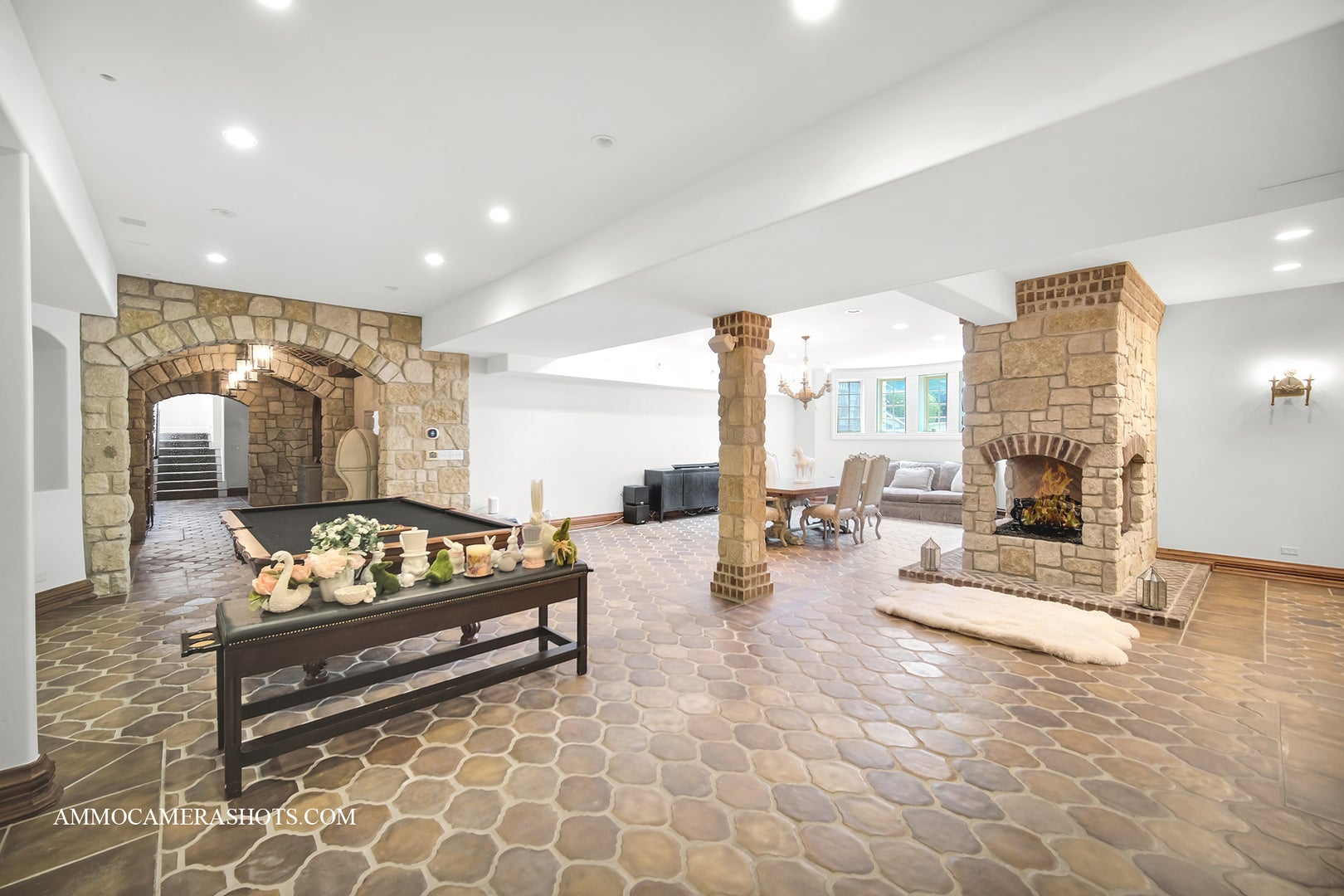 South Barrington, Illinois, 60010, United States, 5 Bedrooms Bedrooms, ,7 BathroomsBathrooms,Residential,Active,1960172