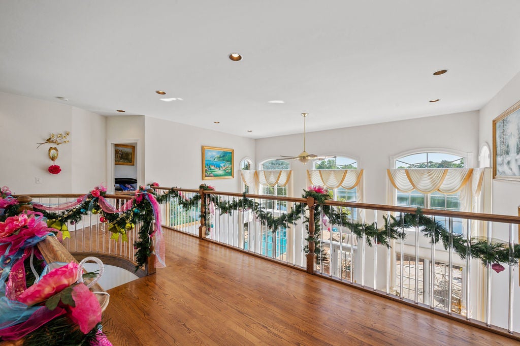 Libertyville, Illinois, 60048, United States, 4 Bedrooms Bedrooms, ,4 BathroomsBathrooms,Residential,Active,1943768
